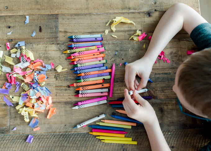 DIY letter crayons, cookie cutter crayons, letter crayons, melting crayons, children's craft day, oh yay studio