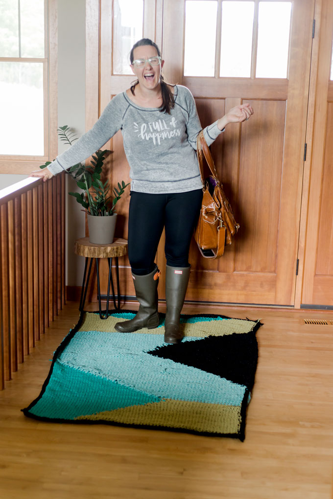 How to knit a t-shirt rug + my solution for our front entryway! – oh yay  studio – Color + Painting + Making + Everyday celebrating