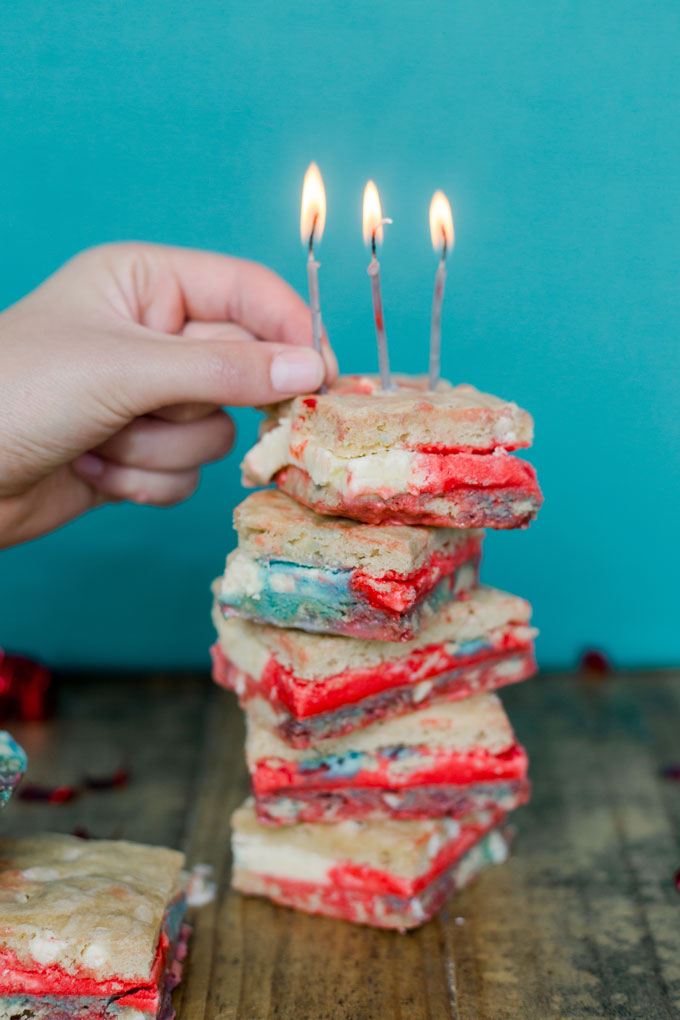 fourth of july dessert, fourth of july ice cream sandwich, ice cream sandwich recipe, fourth of july ice cream sandwich easy, red white and blue ice cream, blondie ice cream sandwich recipe, ice cream sammie, oh yay emily steffen