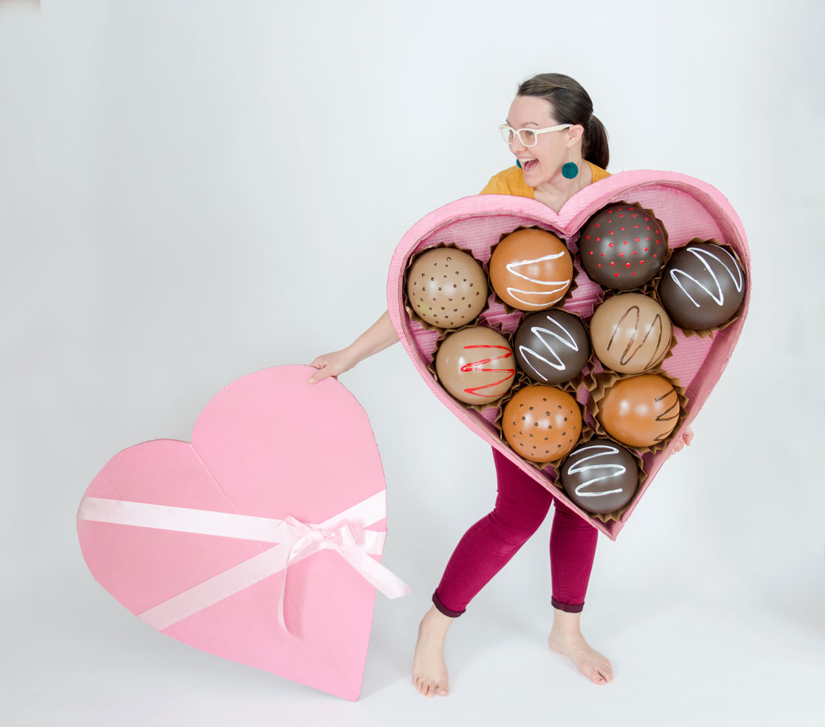 Valentines day costume, box of chocolate costume, DIY heart shaped costume, DIY chocolate costume, DIY box of chocolates costume, oh yay studio costume challenge, how to make a halloween costume, easy costume ideas