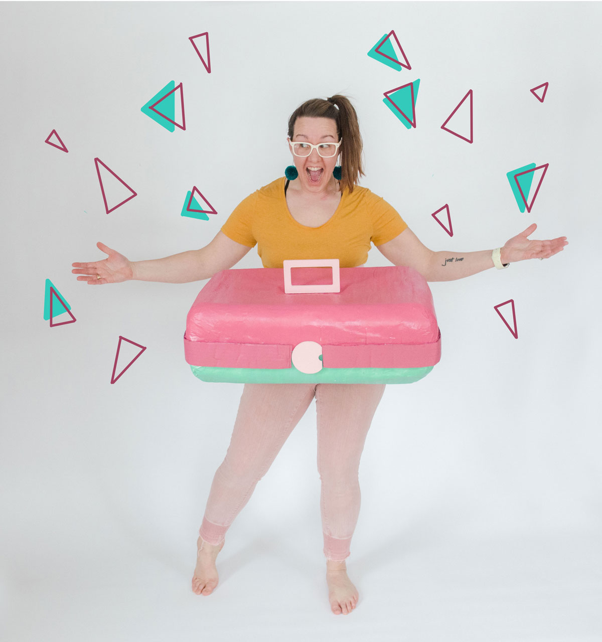 How to make a caboodle costume, caboodle costume DIY, costume DIY, oh yay costume challenge, emily steffen costumes, paper mâché costume, DIY paper mâché costume, 80s inspired costume