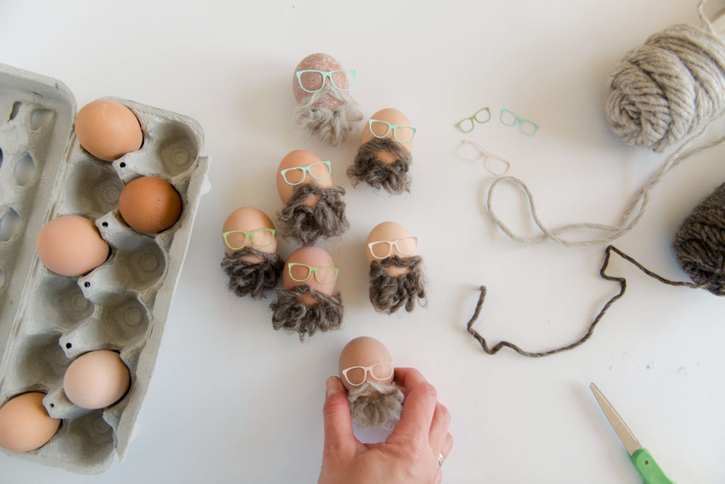 no dye easter eggs, bearded easter eggs, bald easter eggs, eggs with a beard, hipster easter eggs, millennial easter eggs, how to make easter eggs with a beard, easy easter egg decorations, easy easter decorations