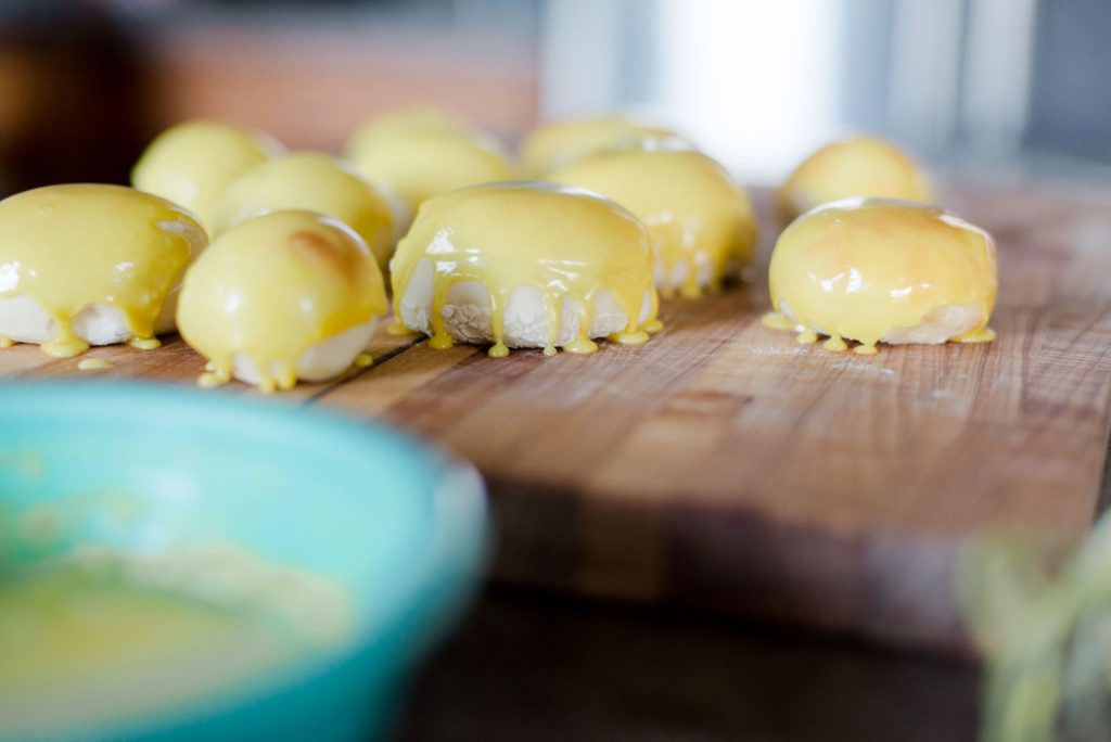 how to make yeast air fryer donuts, air fryer donut recipe, air fryer yeast donut recipe, homemade donuts, how to make homemade donuts, lemon donut glaze