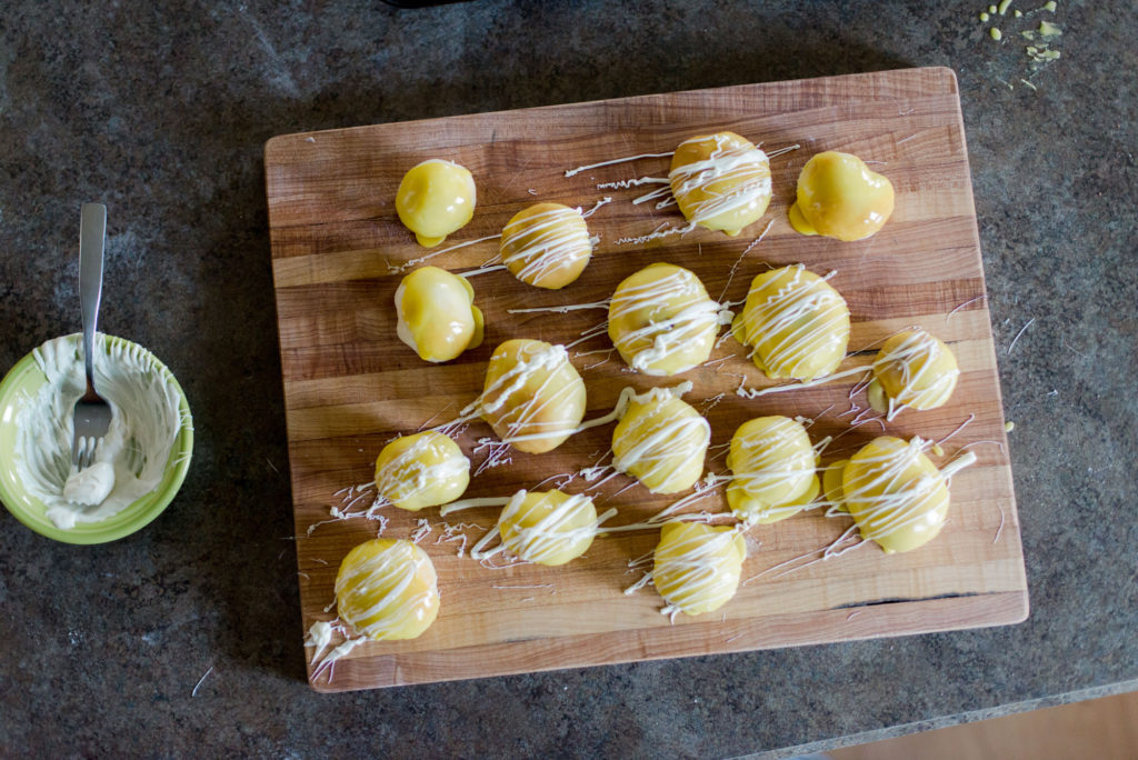 how to make yeast air fryer donuts, air fryer donut recipe, air fryer yeast donut recipe, homemade donuts, how to make homemade donuts, lemon donut glaze