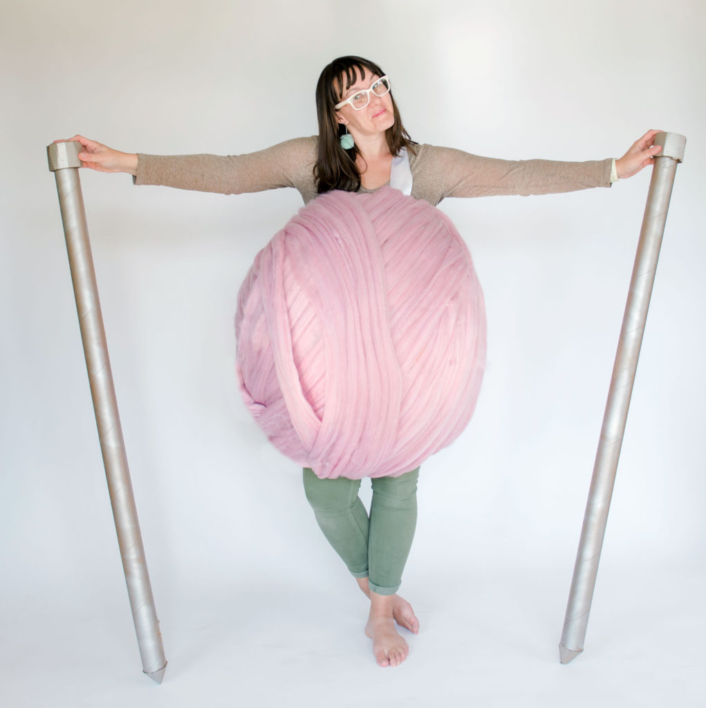 DIY Yarn ball costume, DIY Halloween costumes, DIY halloween, handmade halloween costume, how to make a yarn ball costume