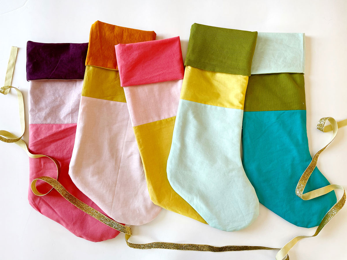 color blocked stocking pattern, how to make a color blocked stocking, janome sewing machine, stocking sewing pattern, colorful stocking, free sewing pattern