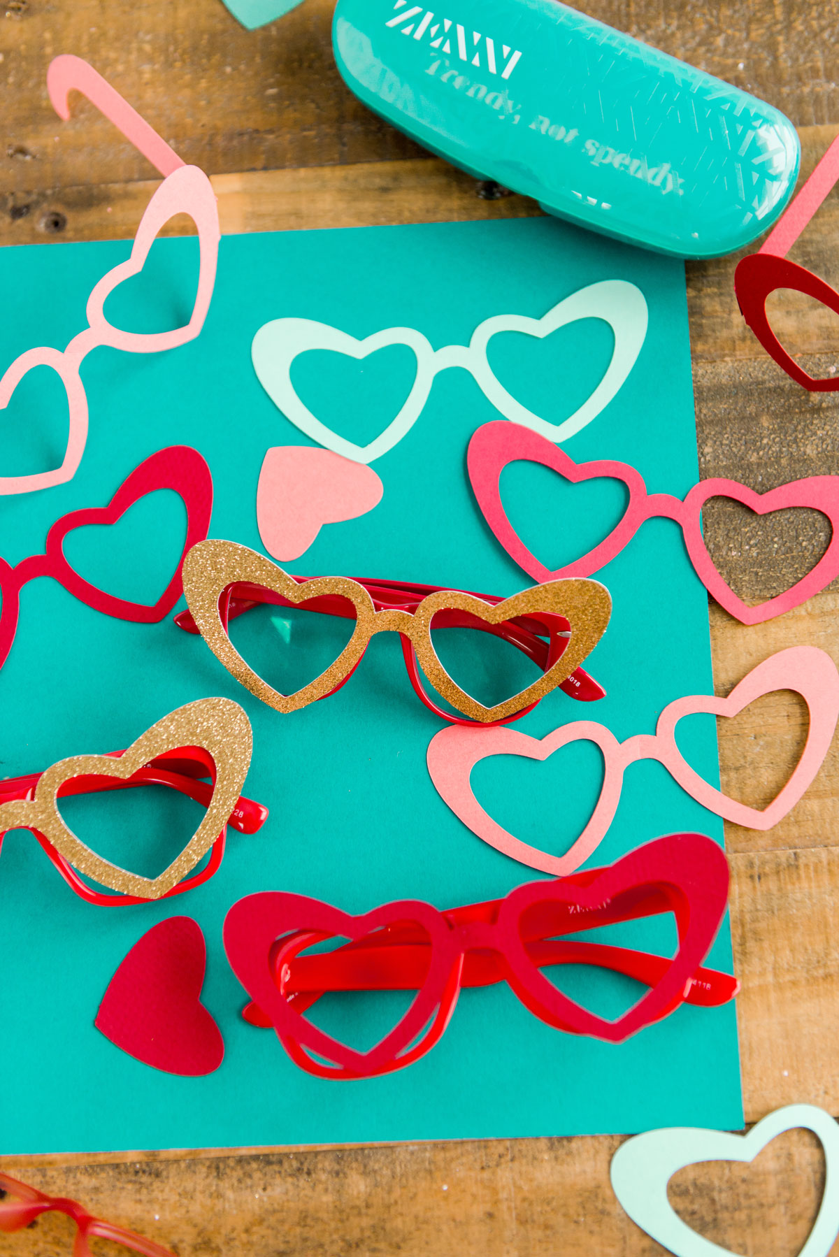 Yellow Acrylic Heart Glasses (Each) – Mardi Gras Spot