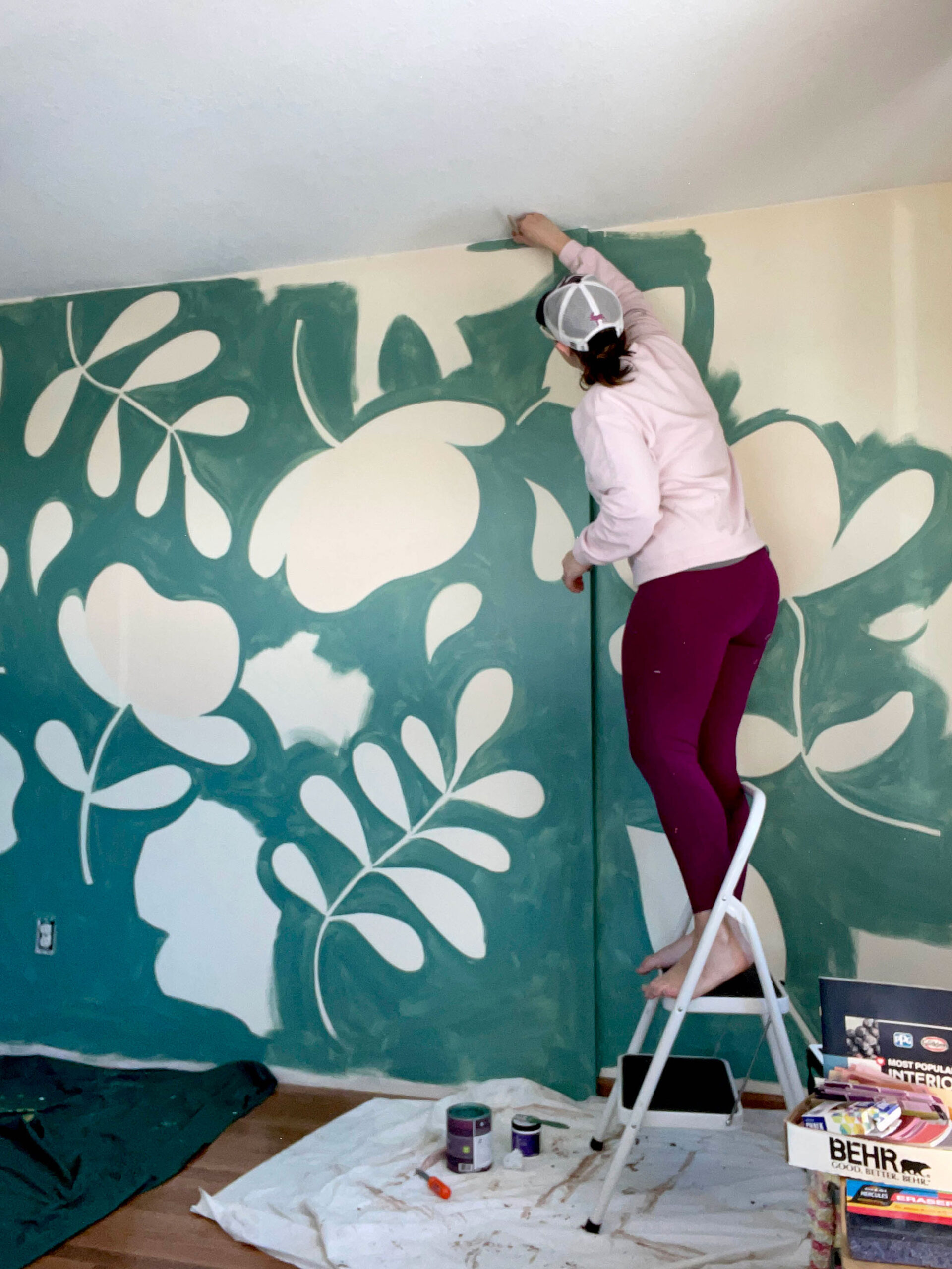 Floral wall mural, How to paint a floral mural, Playroom mural, Playroom floral mural, Floral mural how to, Home mural tips, Mural DIY