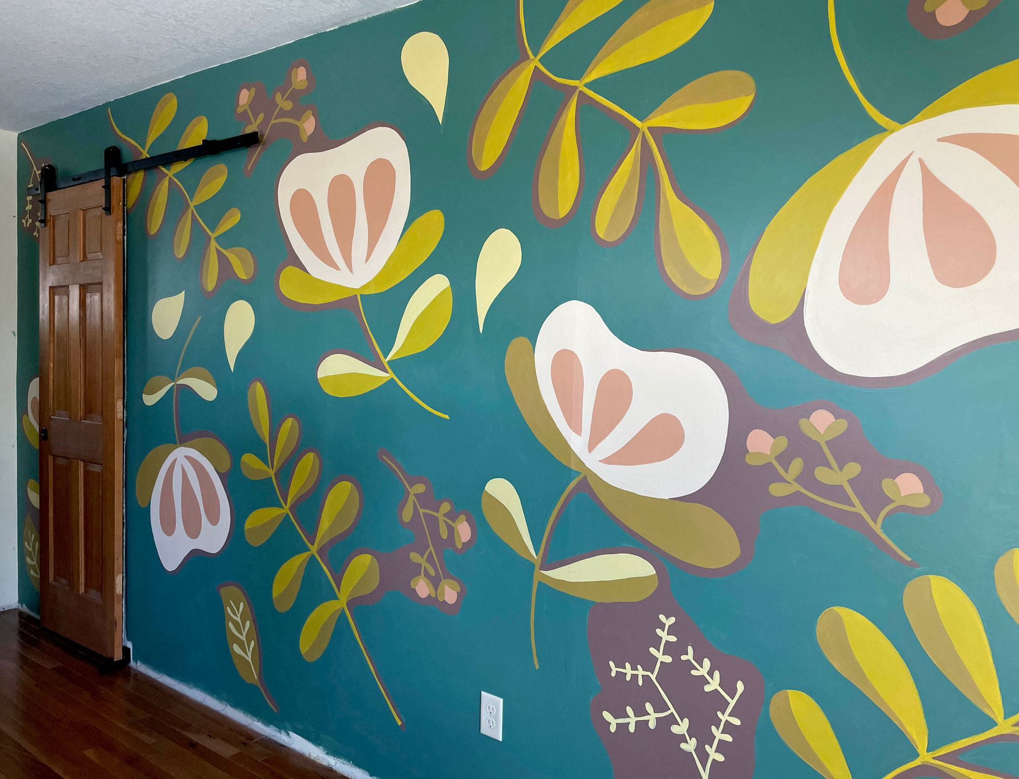 Floral wall mural, How to paint a floral mural, Playroom mural, Playroom floral mural, Floral mural how to, Home mural tips, Mural DIY
