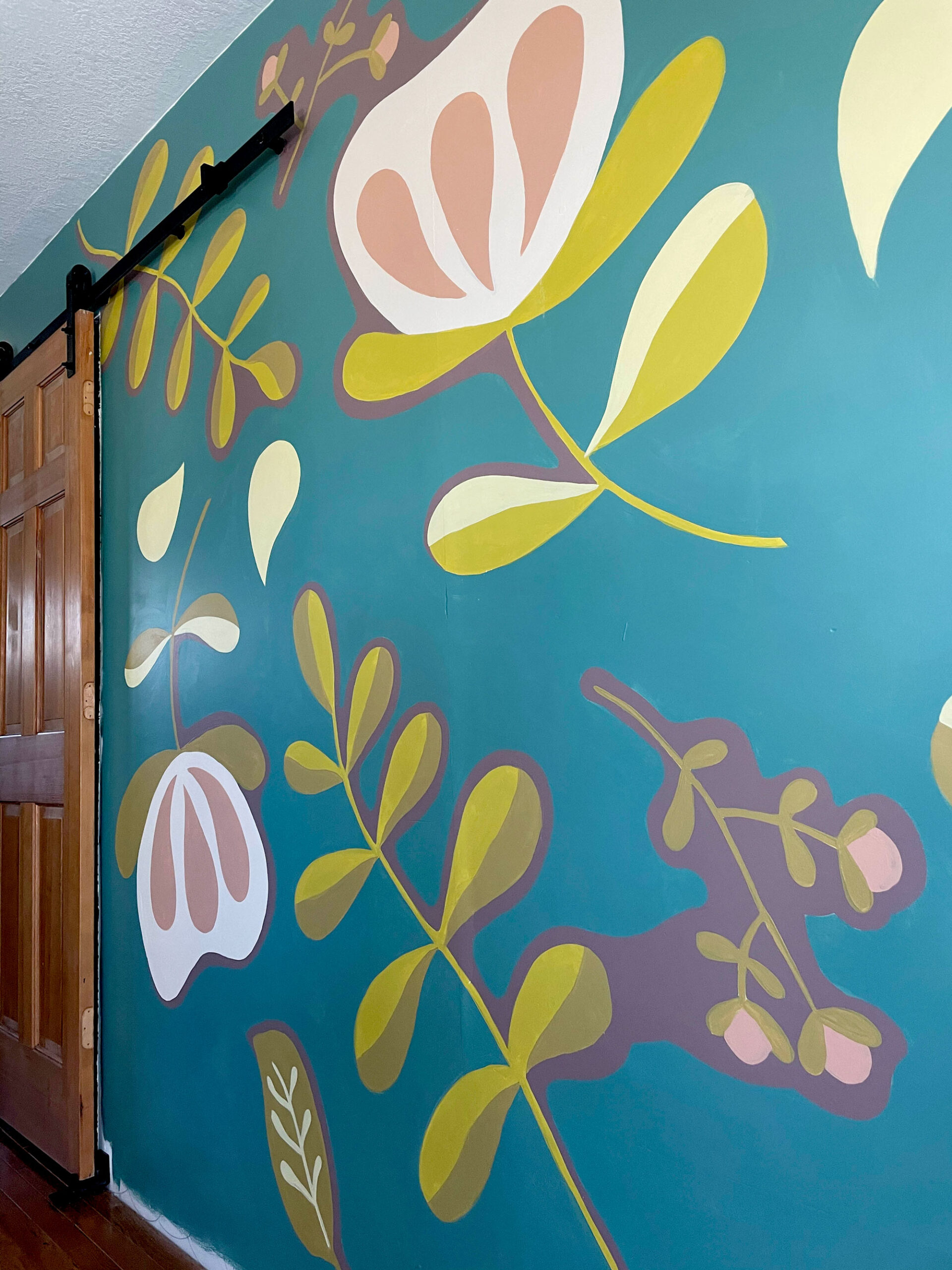 Floral wall mural, How to paint a floral mural, Playroom mural, Playroom floral mural, Floral mural how to, Home mural tips, Mural DIY