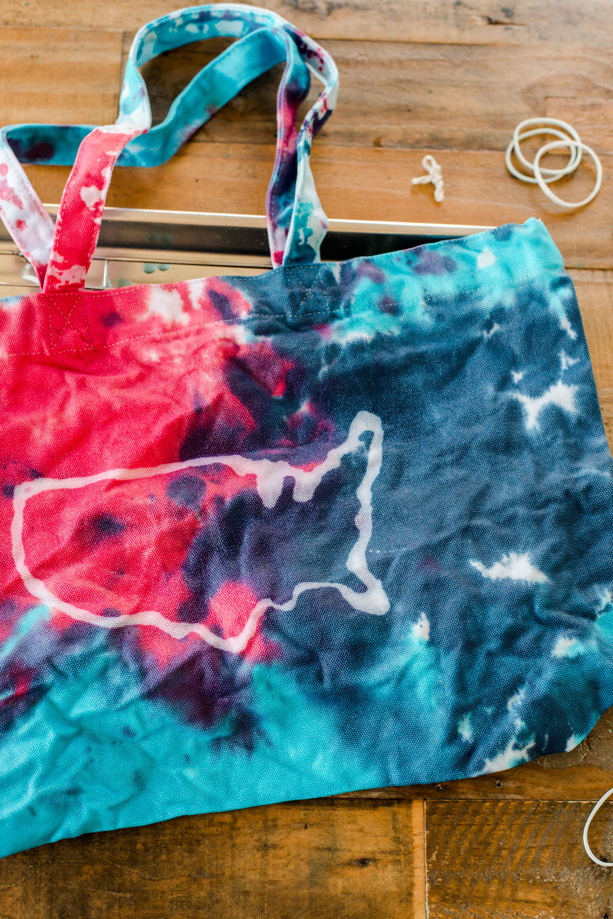 Patriotic United States resist beach bag Tie Dye technique