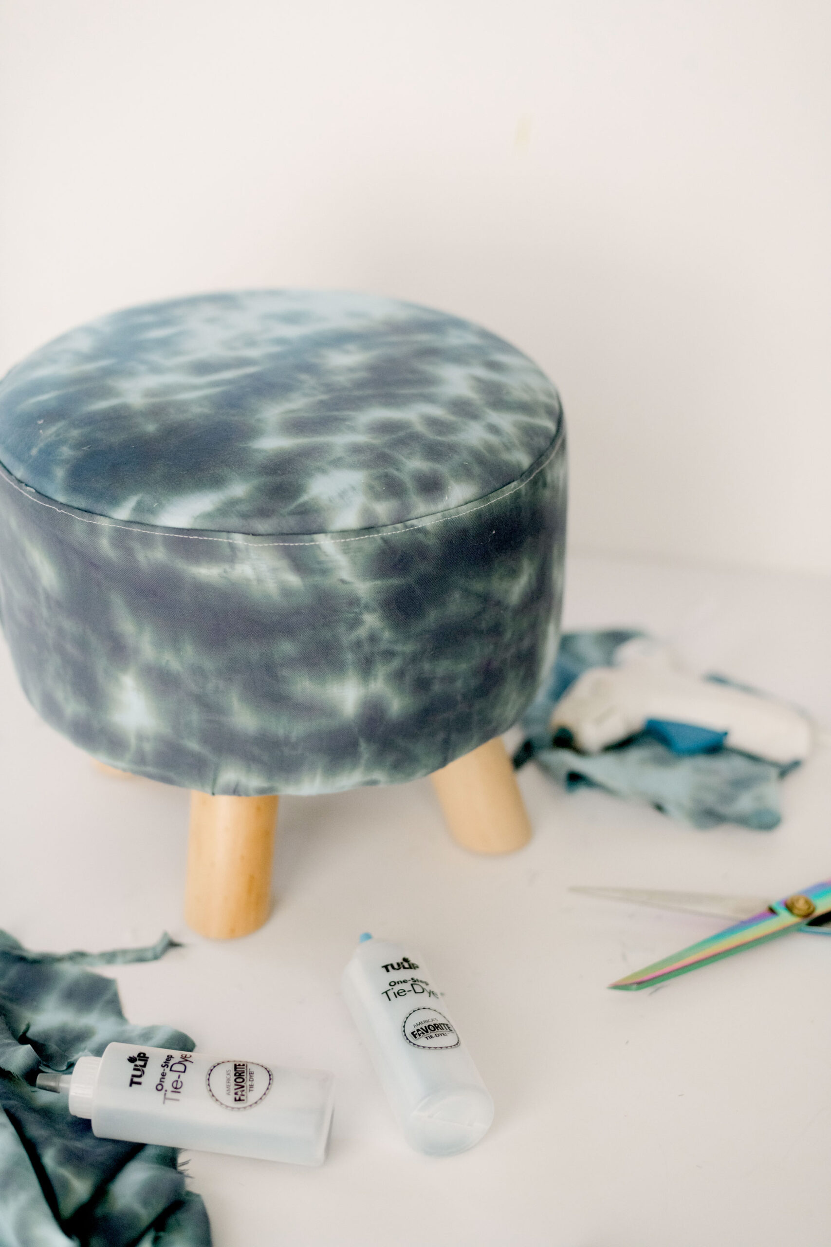 Shibori inspired footstool recovering, how to recover a footstool, shibori inspired tie dye DIY, Shibori inspired dye, how to shibori dye a footstool