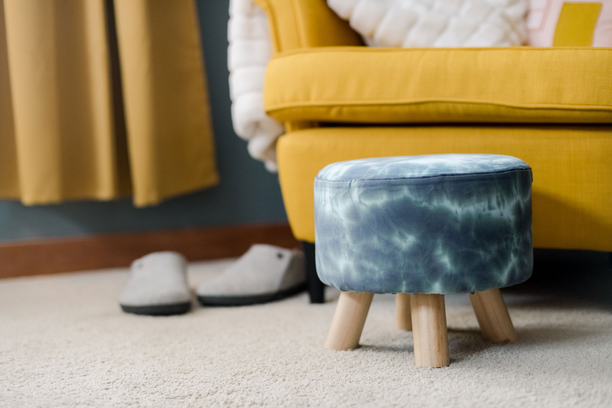 Shibori inspired footstool recovering, how to recover a footstool, shibori inspired tie dye DIY, Shibori inspired dye, how to shibori dye a footstool