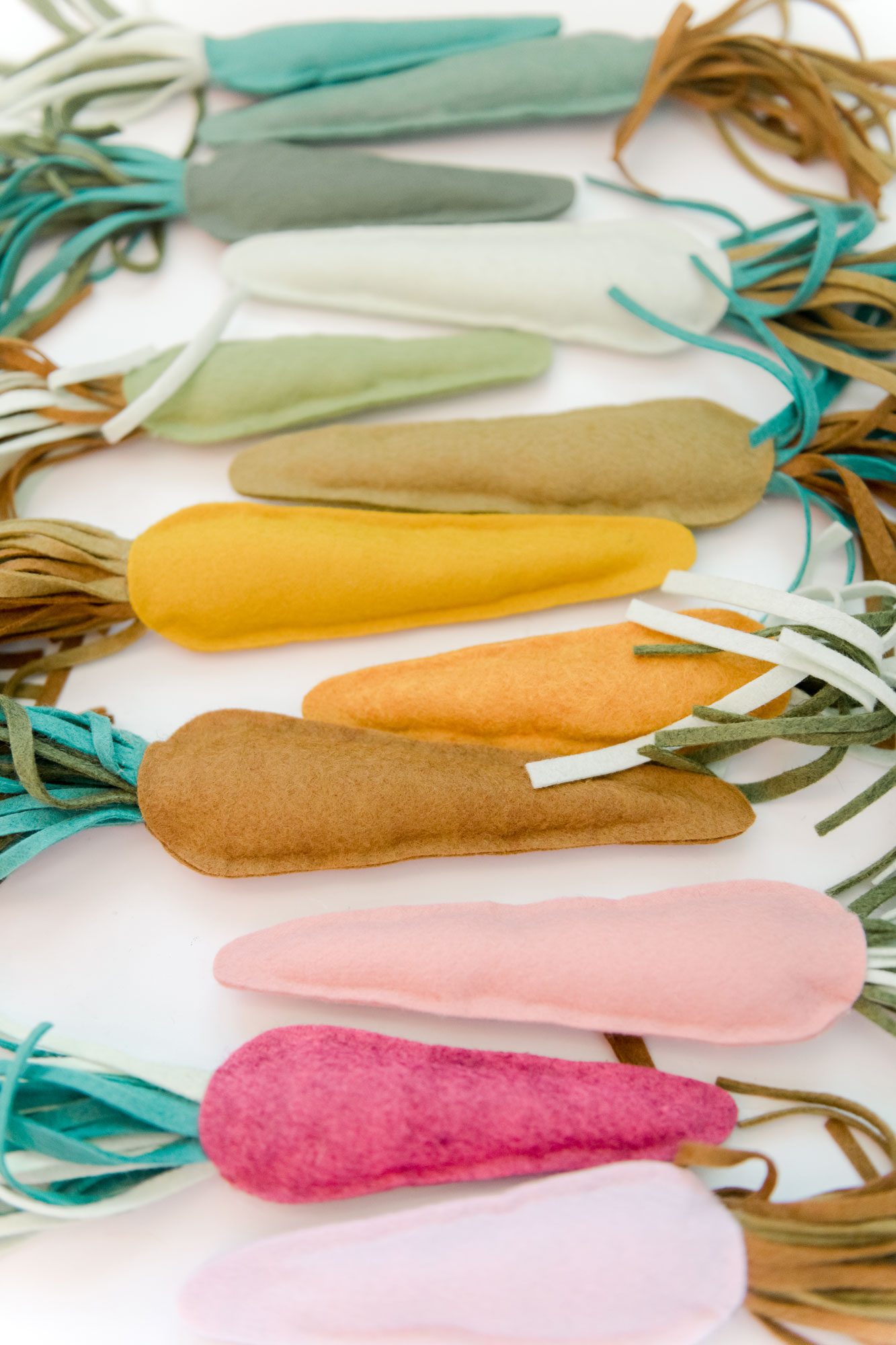 Colorful felt no-sew Carrots – oh yay studio – Color + Painting +