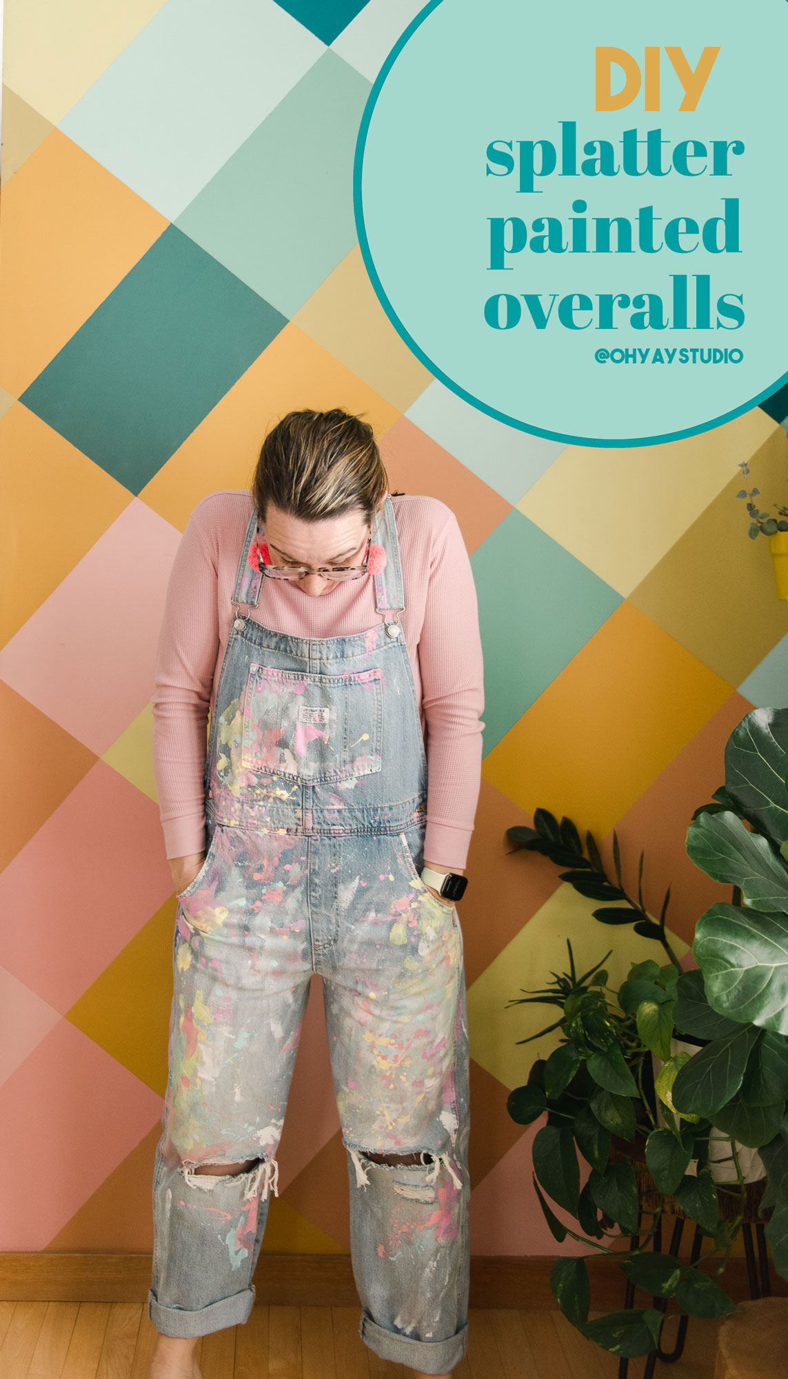 DIY splatter painted overalls, painted overalls, DIY splatter painted clothing, how to splatter paint clothing, the best paint for painting clothing, how to paint clothing