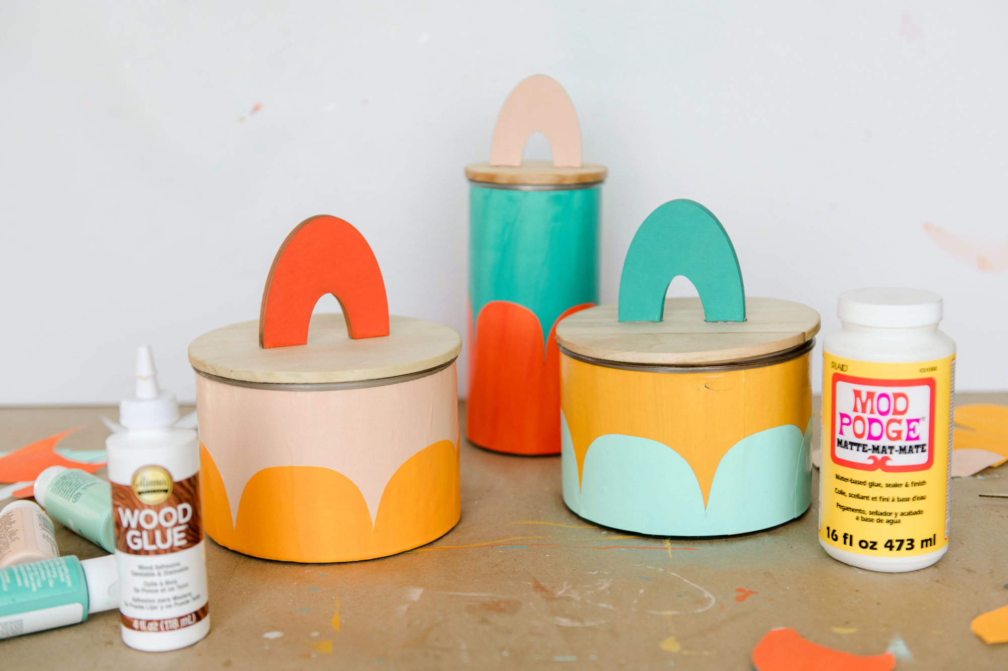 Colorful container, colorful kitchen container, colorful storage container diy, mod podge container, DIY mod podge container, DIY colorful container