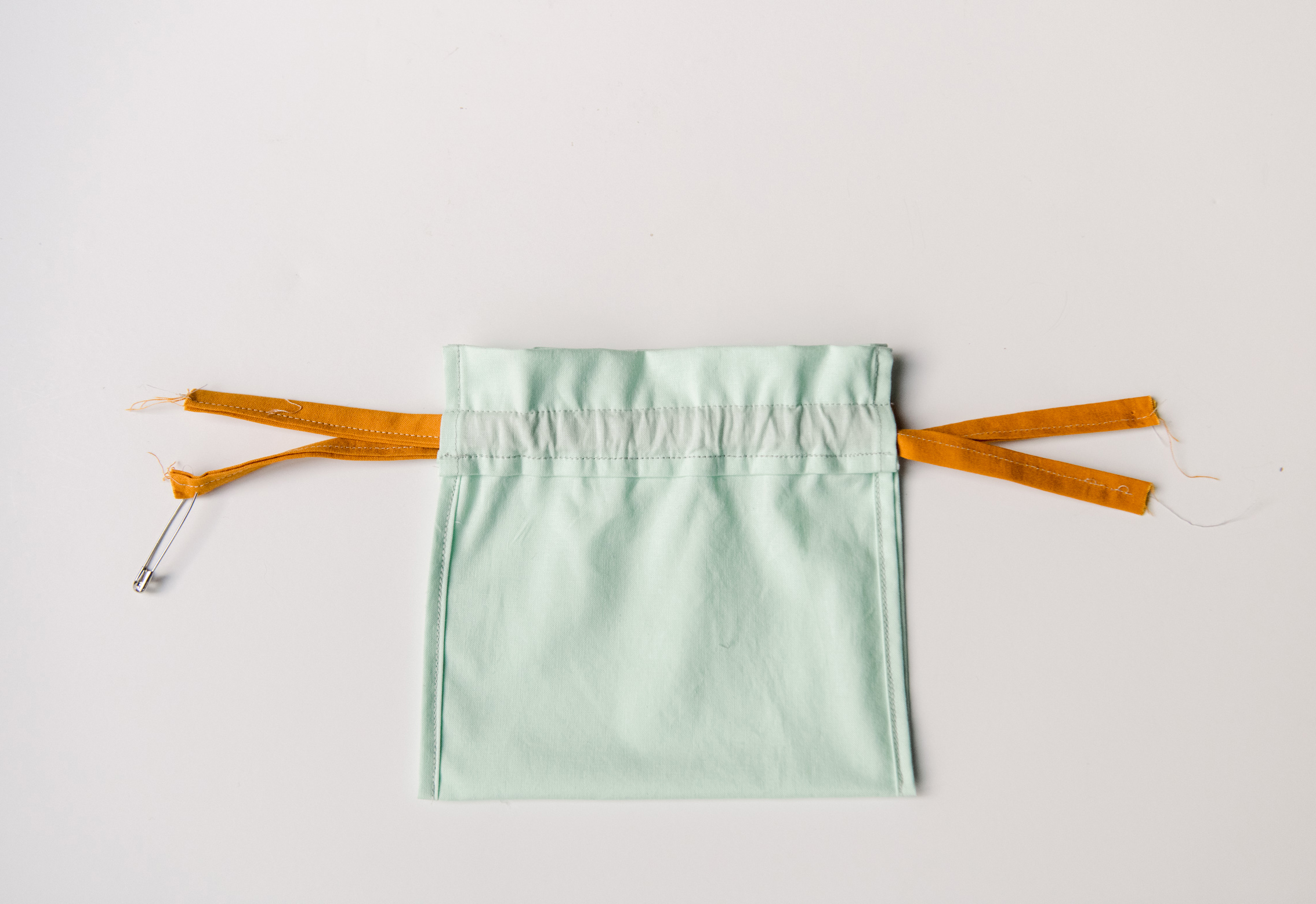 Easy drawstring pouch pattern, easy sewing pattern, simple sewing pattern, drawstring sewn pouch, how to sew a drawstring pouch, free sewing pattern