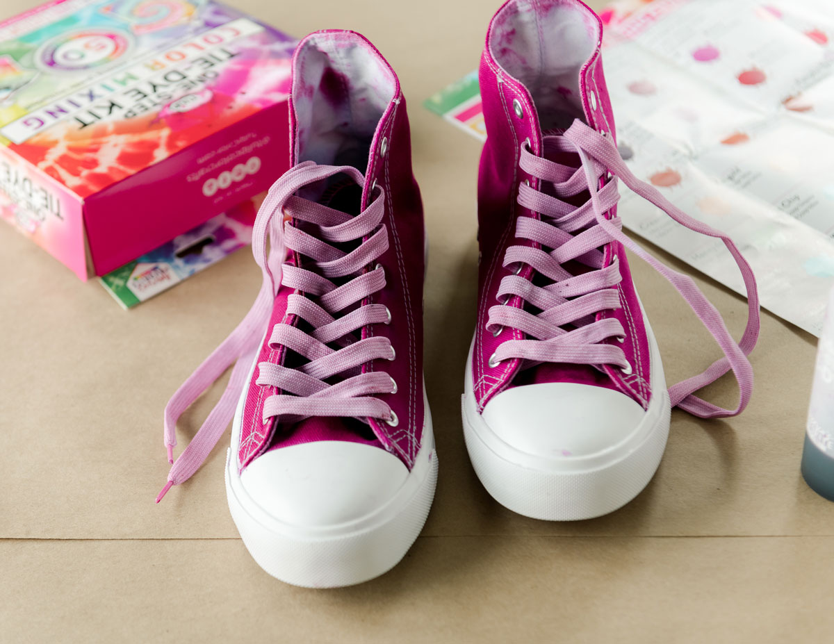 Custom Colored tie dye shoes, how to tie dye shoes, tie dye shoes, tie dyeing tips and tricks, Tie Dye DIY, tulip tie dye