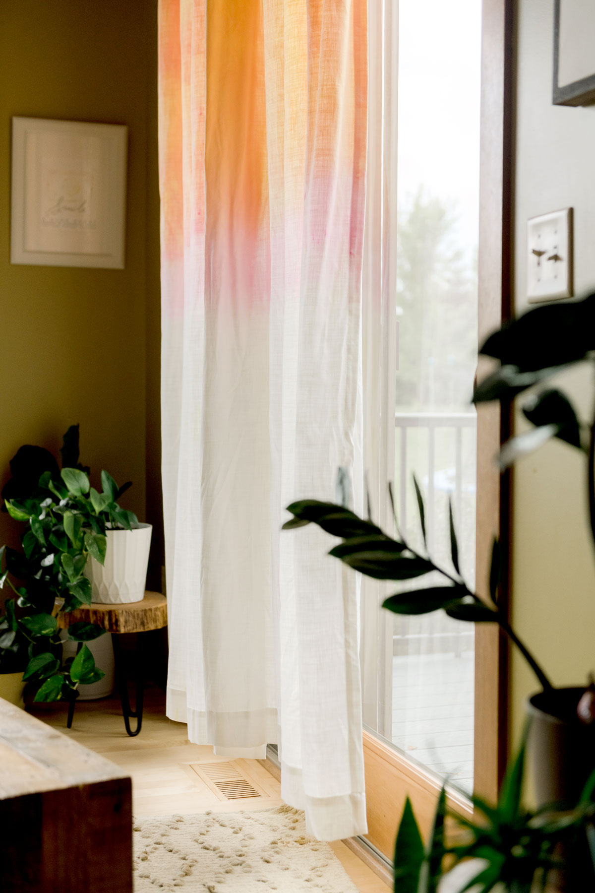 DIY Ombre Curtains Using Rit dye 