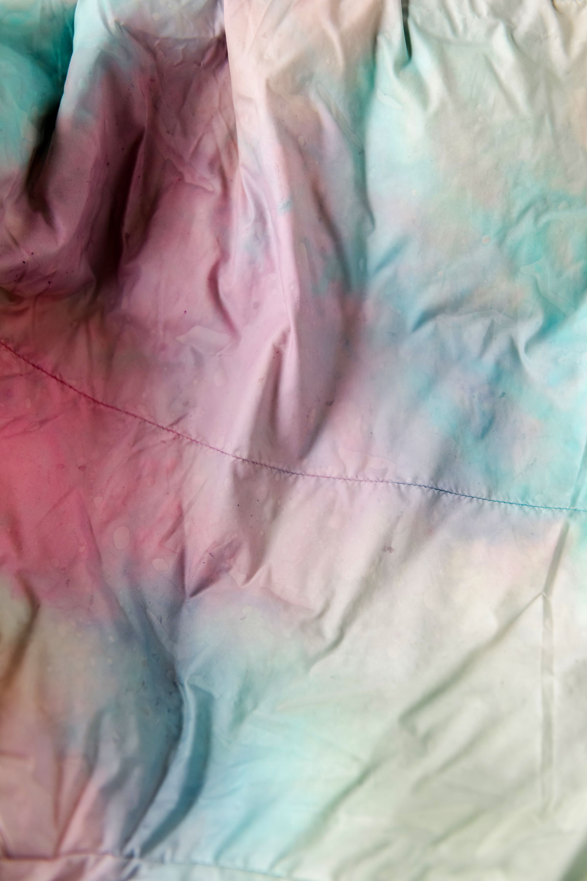 Watercolor tie dye jacket, how to do the watercolor tie dye effect, tie dye winter jacket, watercolor tie dye winter coat DIY, winter coat tie dye DIY