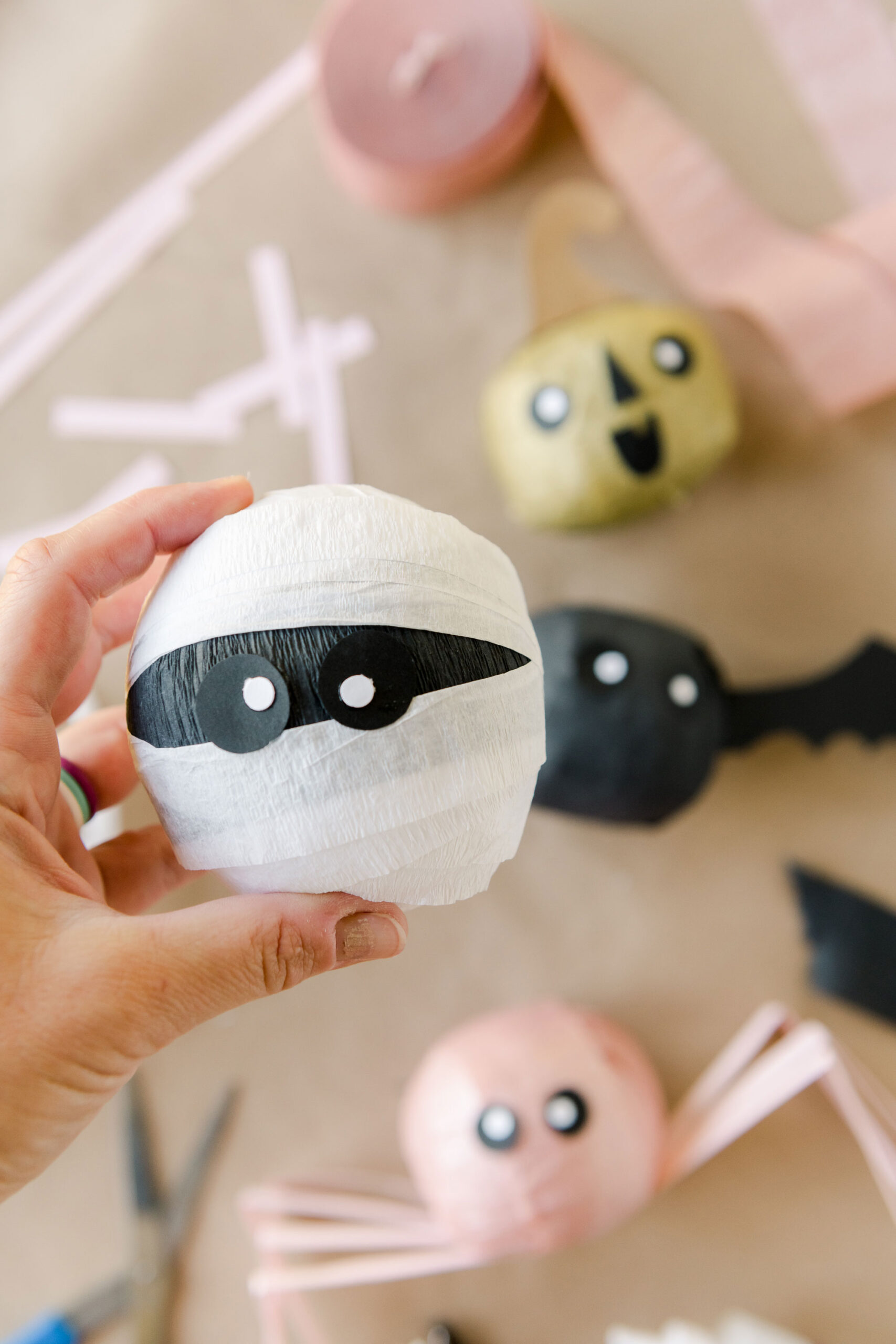 Halloween surprise ball, Halloween surprise ball DIY, non candy Halloween treat ideas, non candy Halloween ideas, How to make a surprise ball, bat surprise ball, mummy surprise ball, pumpkin surprise ball