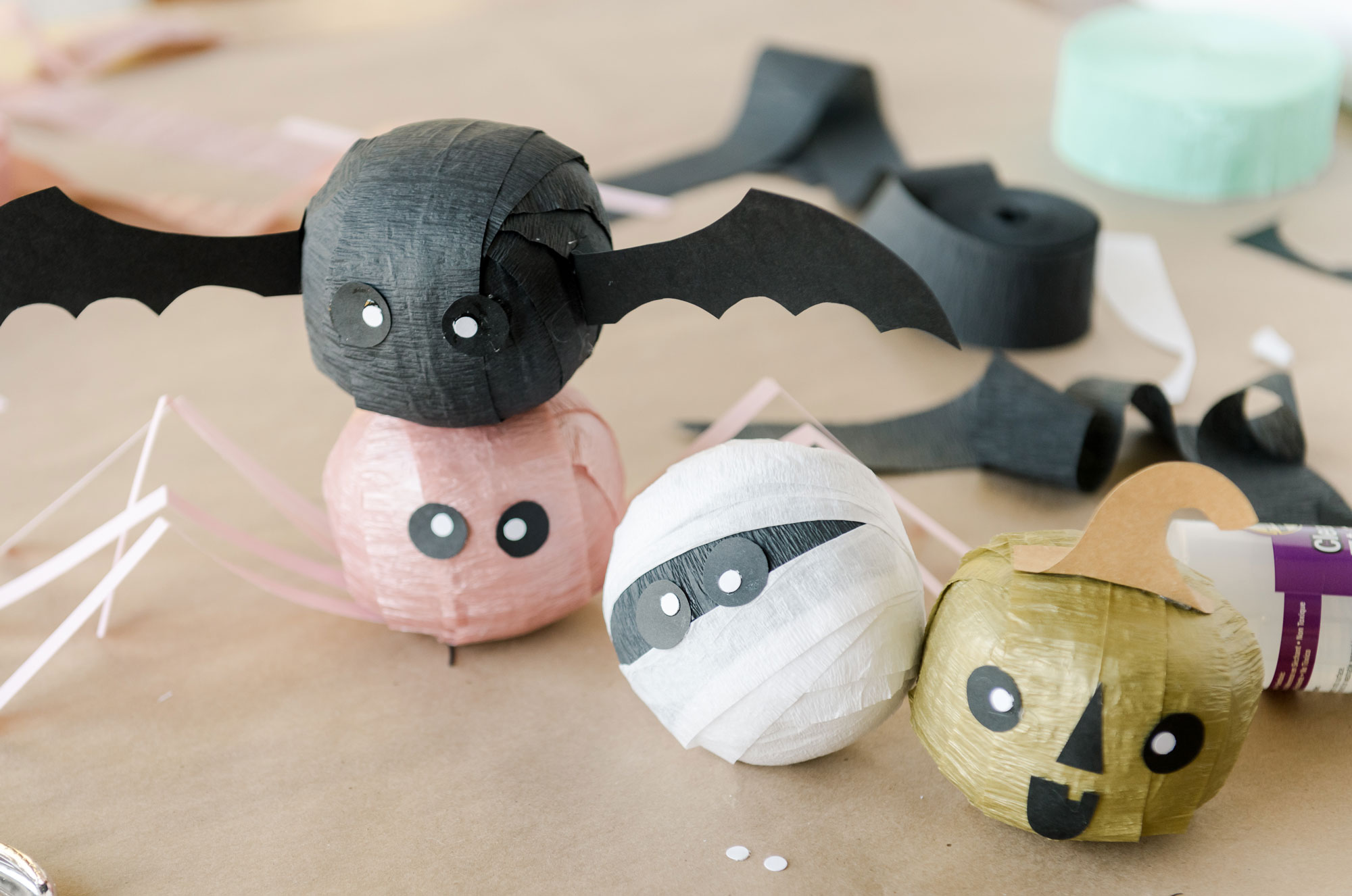 Halloween surprise ball, Halloween surprise ball DIY, non candy Halloween treat ideas, non candy Halloween ideas, How to make a surprise ball, bat surprise ball, mummy surprise ball, pumpkin surprise ball