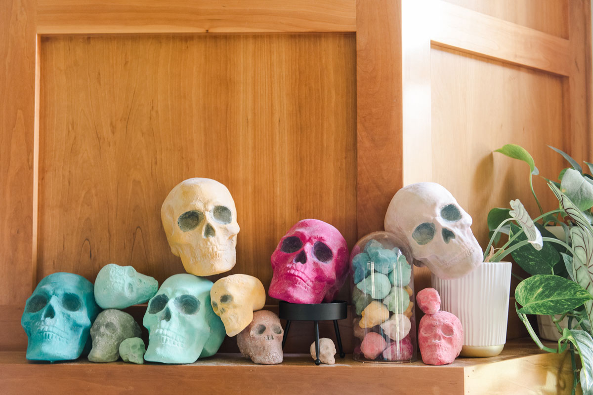 Colorful Halloween skulls, how to do faux flocking, painting with baking soda, faux flocked Halloween decor, flocked halloween decor, colorful halloween decor, colorful fall decor