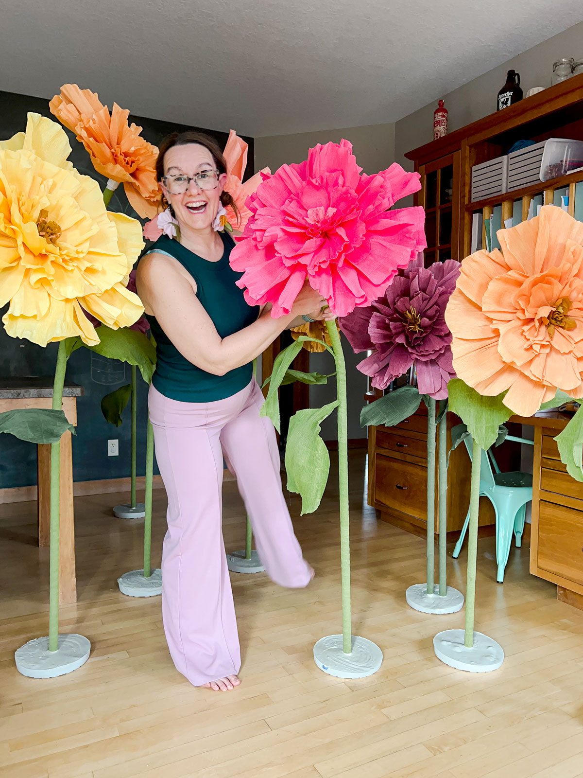 How to make HUGE crepe paper flowers