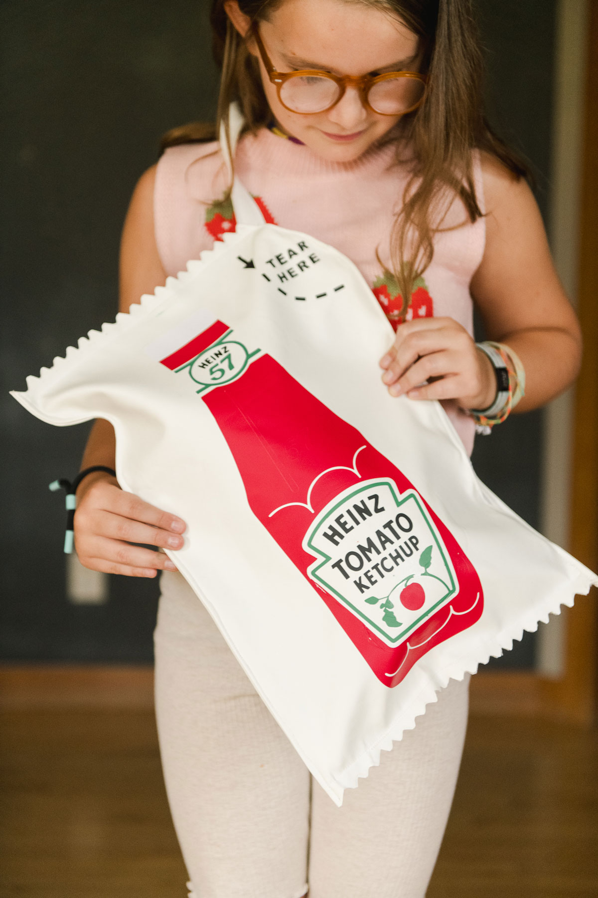 Ketchup purse DIY, how to make a ketchup purse, kate spade ketchup purse DIY, ketchup sewing projects